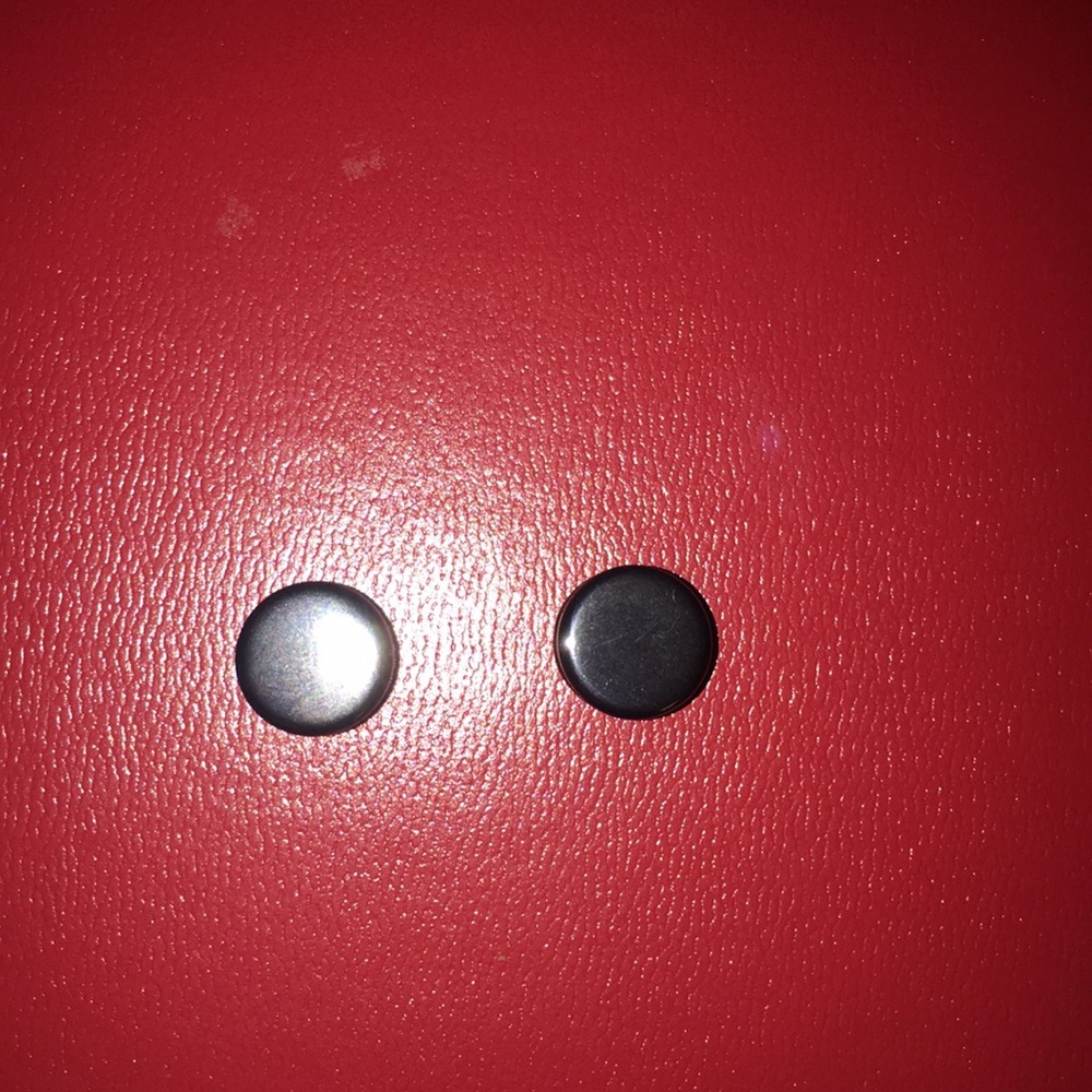 9/16 onyx plugs.